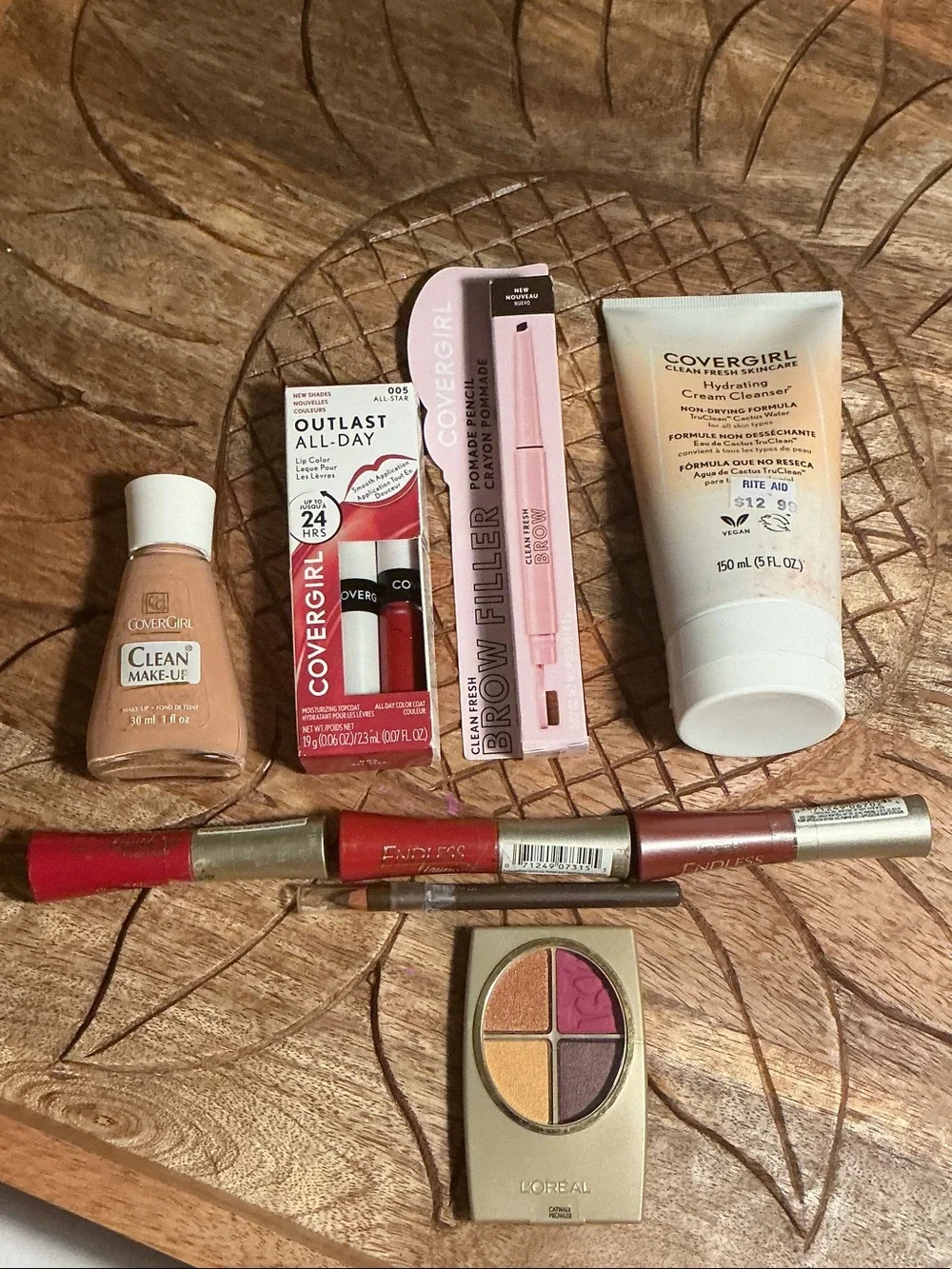 NWT COVERGIRL Mixed Makeup Lot with Face Cleanser & basic makeup essentials 9 pc